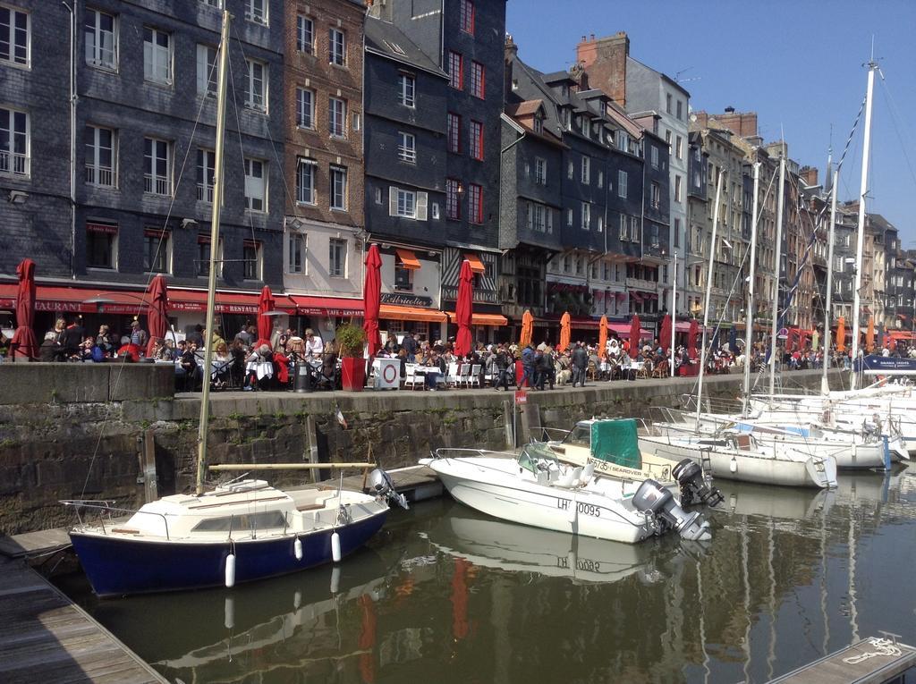 Lamaison Du Phare Honfleur Chambres D'Hotes Et Jacuzzi Prive Luaran gambar